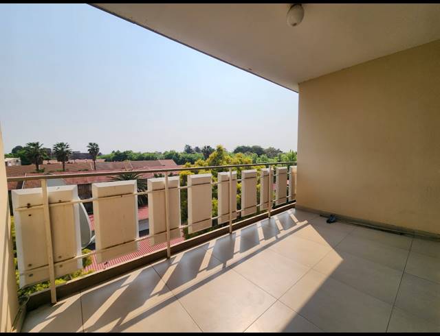 3 BEDROOM FLAT FOR SALE IN THREE RIVERS PROPER